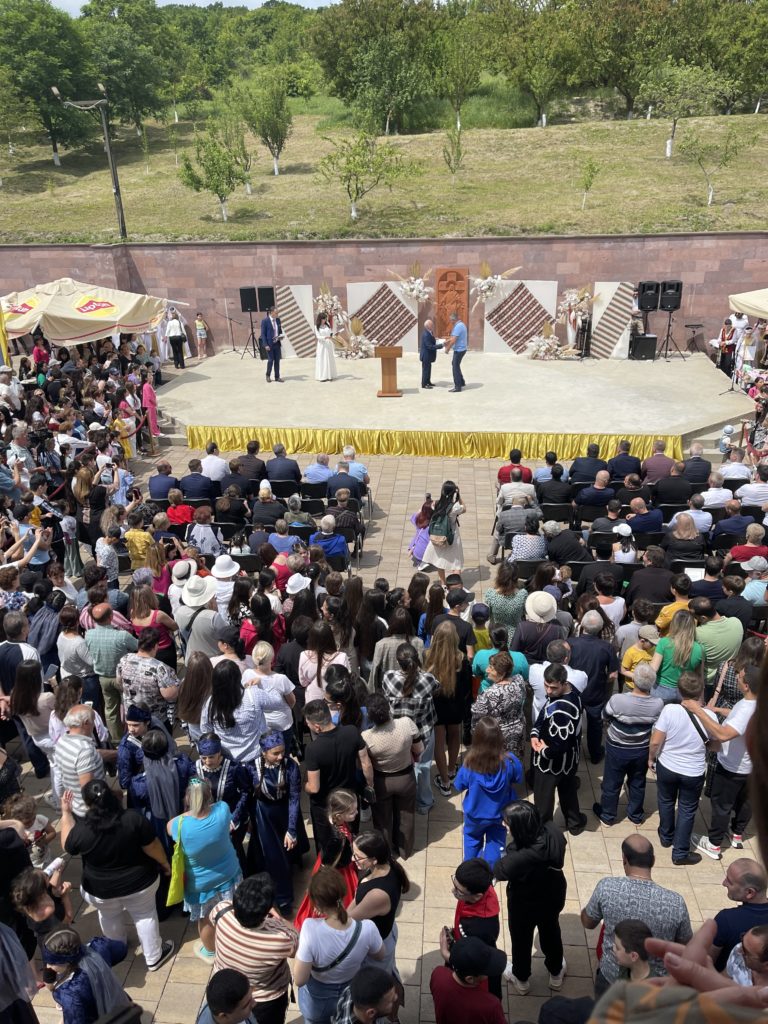 Барев дзес, Анапа!» В селе Гай-Кодзор отметили армянский праздник Хачкар |  30.05.2023 | Анапа - БезФормата